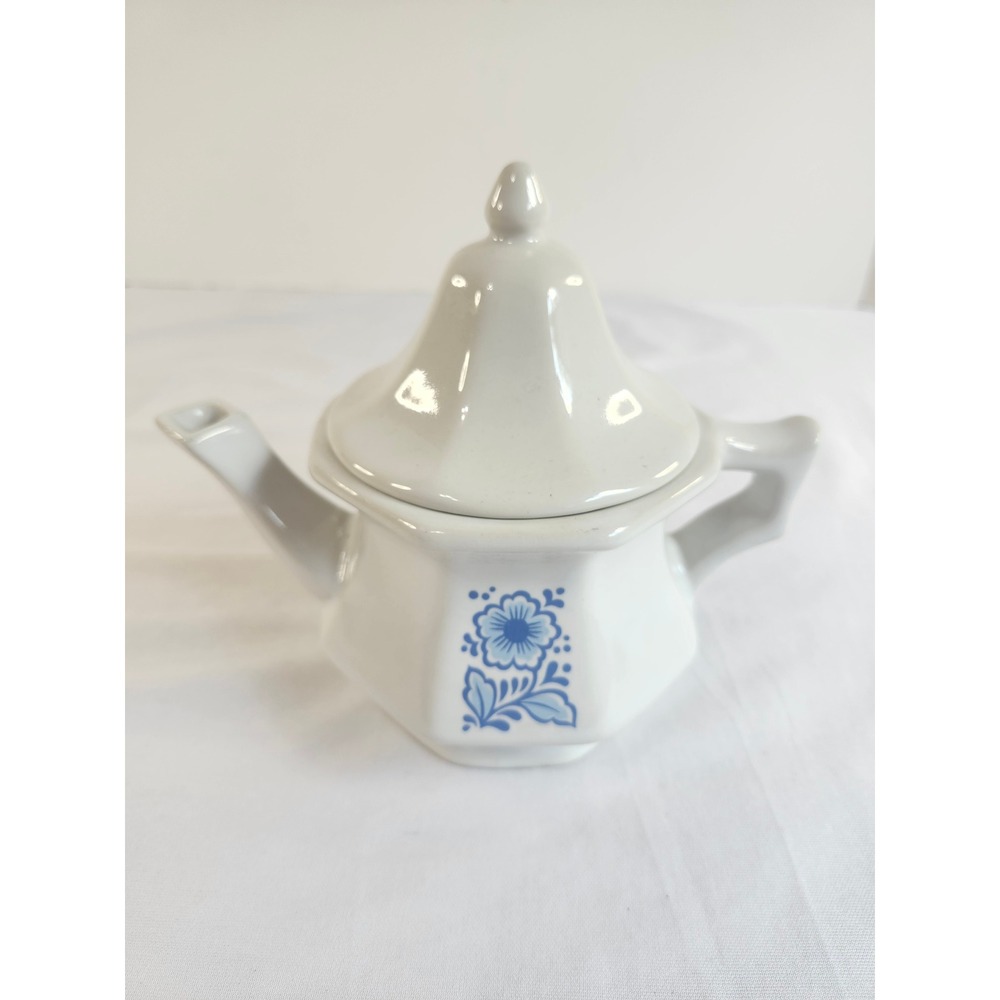 Vintage White Hexagonal Ceramic Teapot Blue Floral Small Individual Tea‎ Pot Lid